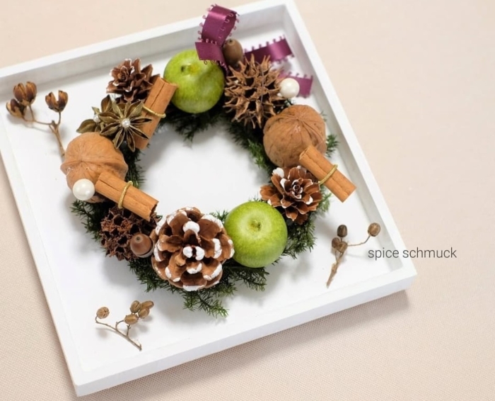 スパイスシュムック、木の実とスパイスのアレンジメント、クリスマスリース