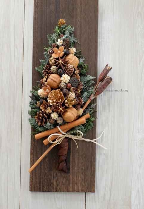 スパイスシュムック、木の実とスパイスのアレンジメント、クリスマスツリー